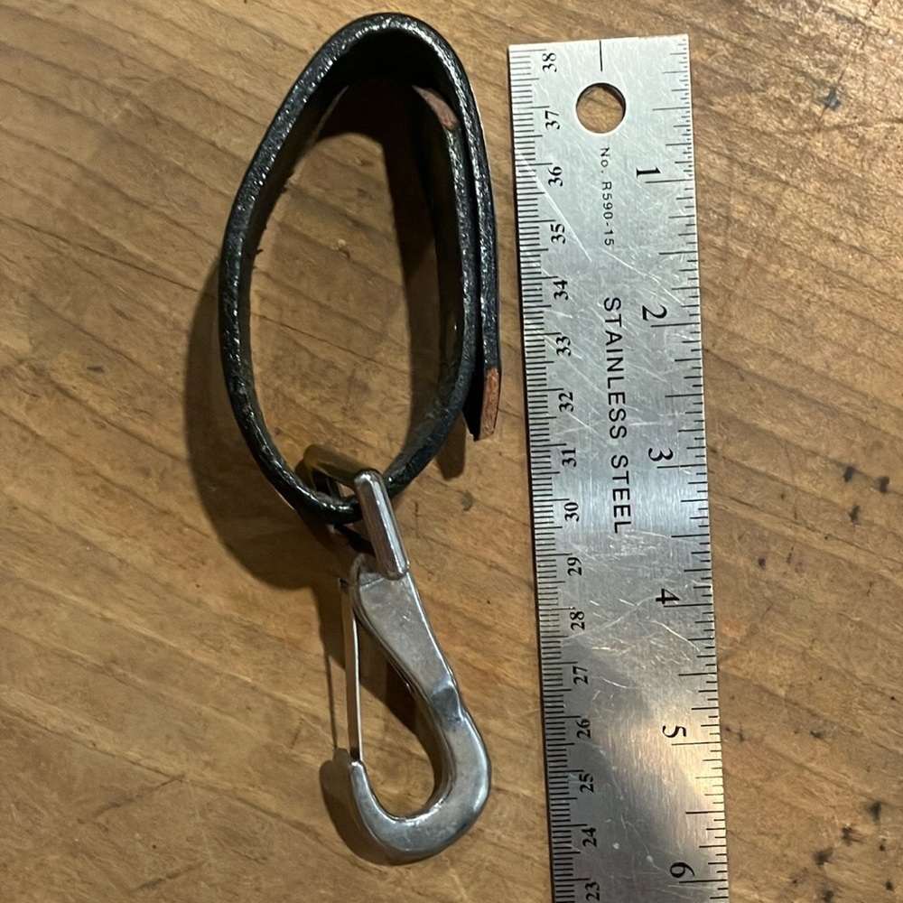 Loop attaches on belt. RM Knives  Black Leather Key fob Holder with Silver Clip - Picture 5 of 9